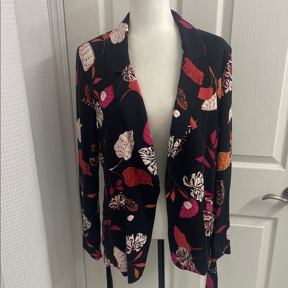 Yest Black Floral Jacket/Blazer Lightly Padded Shoulders Self Tie Belt Size 4 - Picture 1 of 16